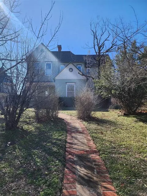 1409 W Cleveland St, Guthrie, OK 73044