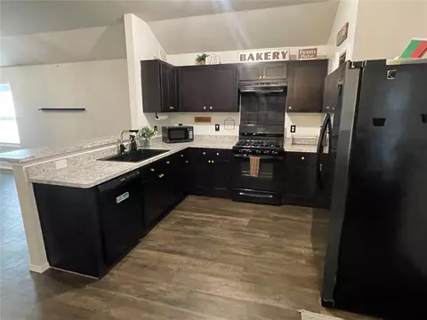 3028 Russell Rd, Chickasha, OK 73018