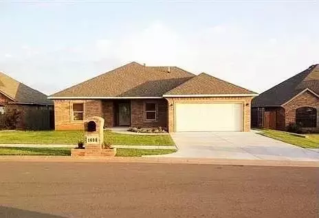 1800 NE 31st St, Moore, OK 73160