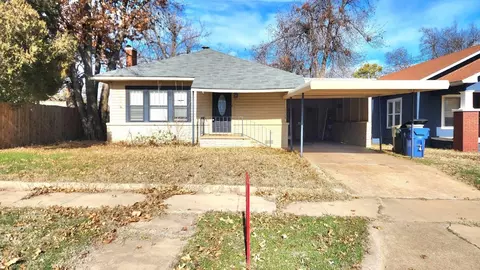 1118 W Texas Ave, Chickasha, OK 73018