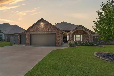 11016 NW 8th St, Yukon, OK 73099