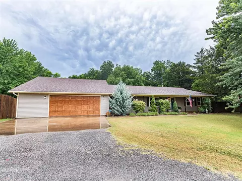 703 Mitchell Rd, Tecumseh, OK 74873