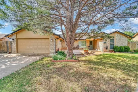 1432 Concord Ln, Altus, OK 73521