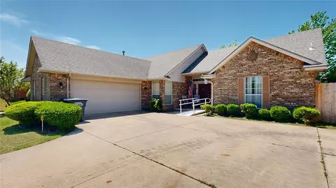 538 Lakeside Ct, Shawnee, OK 74801