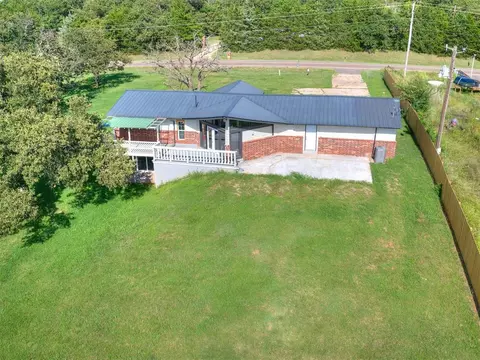 7373 N Harrah Rd, Harrah, OK 73045