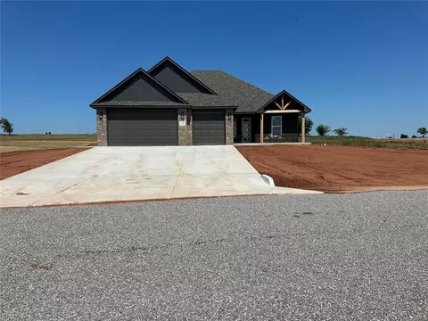 2189 Hux Dr, Blanchard, OK 73010