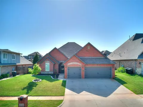 1117 Lindsey Ln, Moore, OK 73160