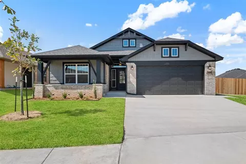 704 Ozark Ln, Norman, OK 73069