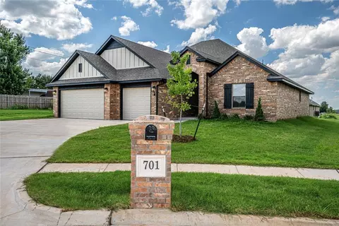 701 Black Mesa Ct, Yukon, OK 73099