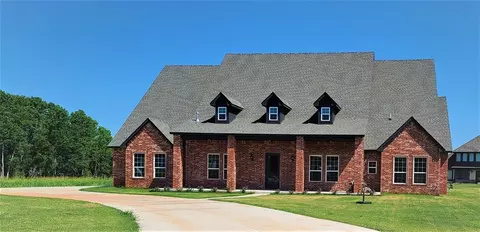 1425 W Harvard Way, Mustang, OK 73064