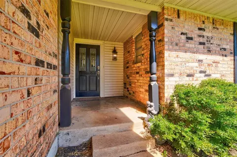802 Sooner Ct, Guthrie, OK 73044 photo 4