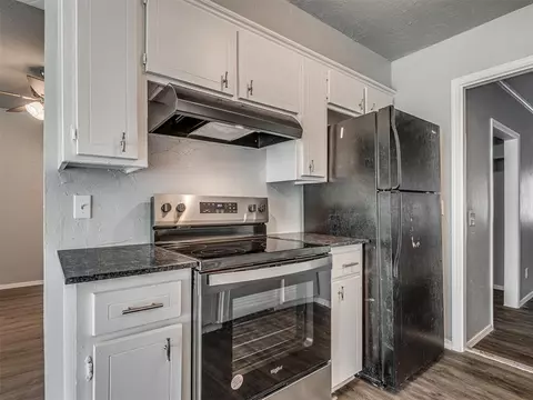 207 E Bass Ave, Yukon, OK 73099