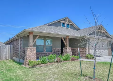 12609 NW 4th St, Yukon, OK 73099