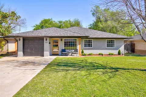 1821 Westminster Pl, Nichols Hills, OK 73120