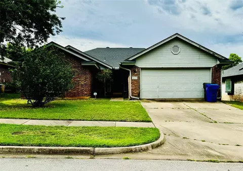 712 Coopers Hawk Dr, Norman, OK 73072