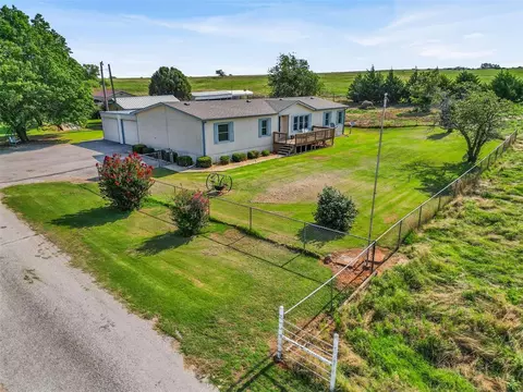 1498 Highway 62, Chickasha, OK 73018