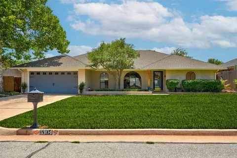 5304 NW 110th St, Oklahoma City, OK 73162