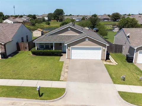 1505 Eagle Dr, Moore, OK 73160