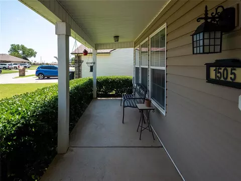 1505 Eagle Dr, Moore, OK 73160 photo 4