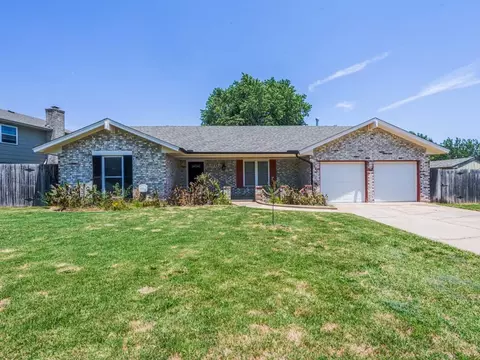 11733 Oakdale St, Yukon, OK 73099