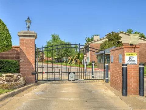 4400 Hemingway Dr #241, Oklahoma City, OK 73118