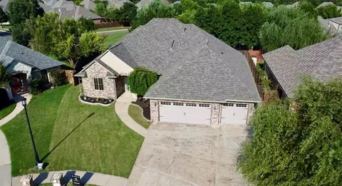 4340 Gallant Fox Dr, Edmond, OK 73025