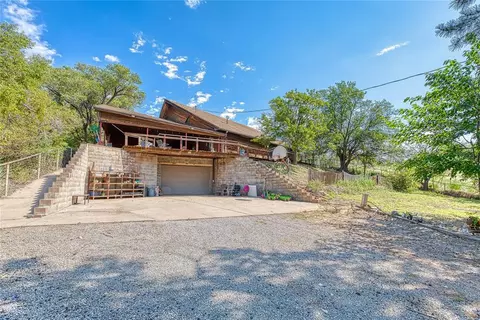 901 Jaycee Industrial Dr #1/2, Clinton, OK 73601