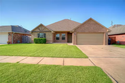 1020 SW 16th St, Moore, OK 73160