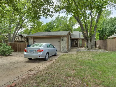 13515 Fox Hollow Rdg, Oklahoma City, OK 73131