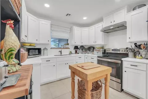 2402 Seminole Cir, Altus, OK 73521 photo 12