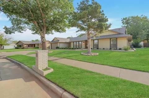 2402 Seminole Cir, Altus, OK 73521