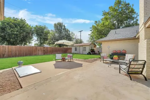 2402 Seminole Cir, Altus, OK 73521 photo 39
