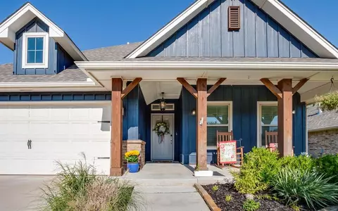 16301 Monarch Ridge Blvd, Edmond, OK 73013