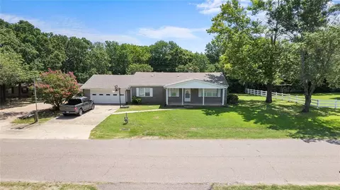 820 Wolfe Ln, Ada, OK 74820 photo 2