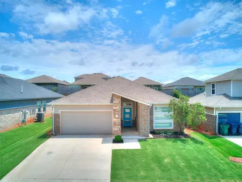 636 NW 182nd St, Edmond, OK 73012