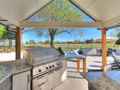 5800 Oak Tree Rd, Edmond, OK 73025 photo 8