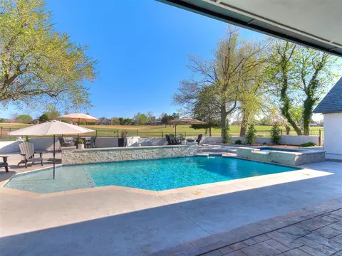 5800 Oak Tree Rd, Edmond, OK 73025 photo 4