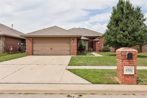 4501 Boardwalk Ave, Moore, OK 73160