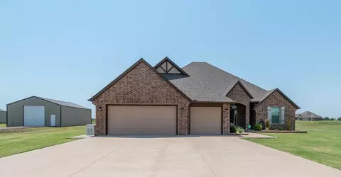 940 NW Moffat Rd, Piedmont, OK 73078