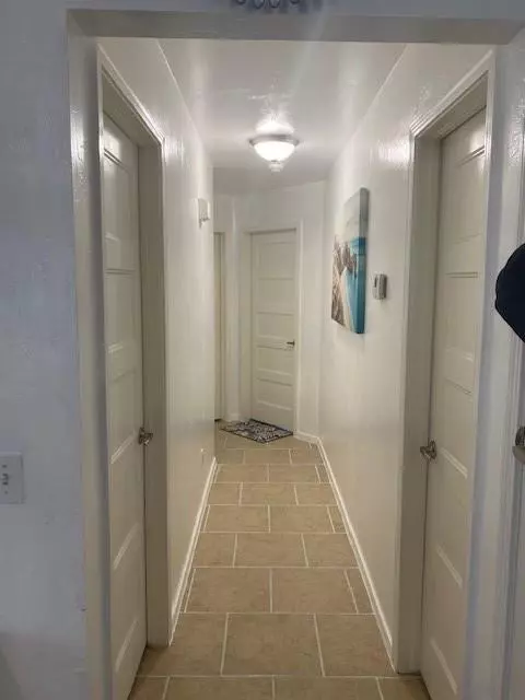 909 Heather Ln, Moore, OK 73160 photo 8