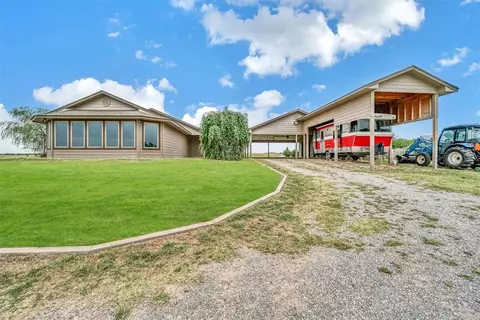 35308 E County Road 1320 Rd, Willow, OK 73673