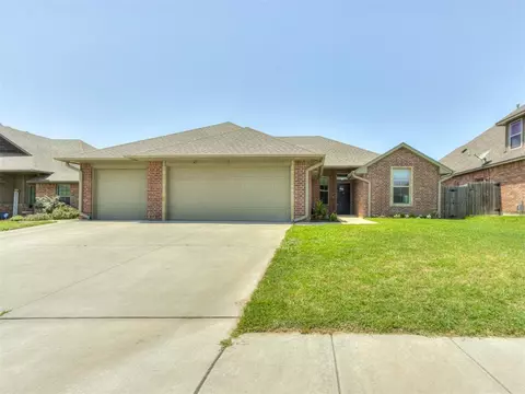 801 S Silver Leaf Dr, Moore, OK 73160