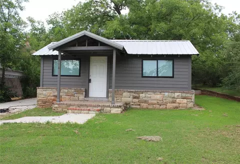 218 S Dewey Ave, Chandler, OK 74834