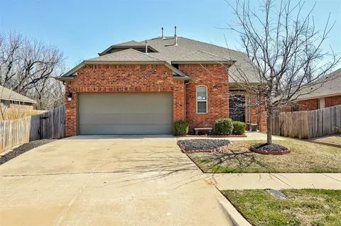 3908 Millers Creek Ln, Mustang, OK 73064