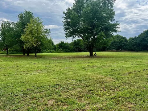Spring Valley Lane, Yukon, OK 73099