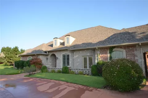 400 Hollowdale, Edmond, OK 73003