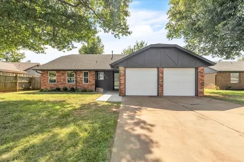 917 Mercury Rd, Edmond, OK 73003