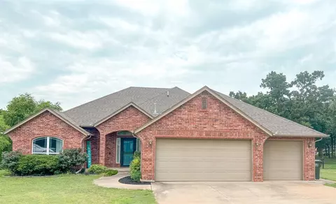 1031 Lost Oak Dr, Guthrie, OK 73044