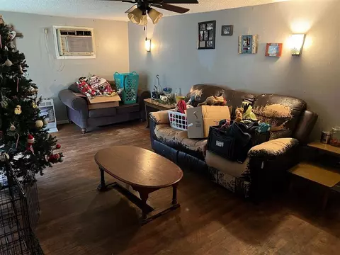 712 S 9th St, Comanche, OK 73529 photo 3