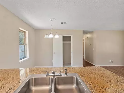 3413 E Noble Dr, Edmond, OK 73034 photo 11